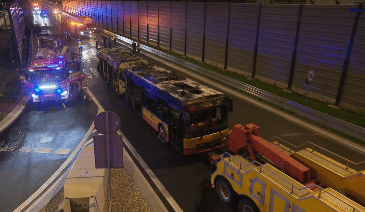 Varšava odstavila po požáru celou flotilu autobusů Solbus na LNG