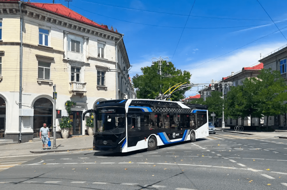 V Sevastopolu testují nový trolejbus