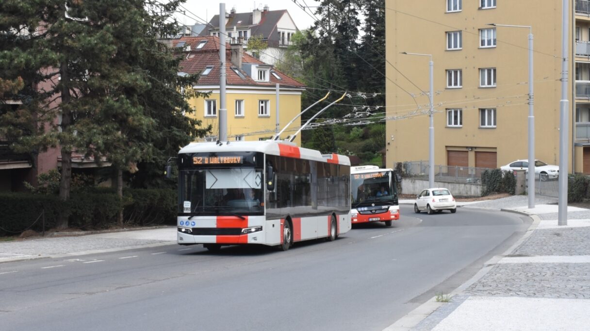 Pražská trolejbusová linka 52 přejde od 21. září (konečně) do plného provozu