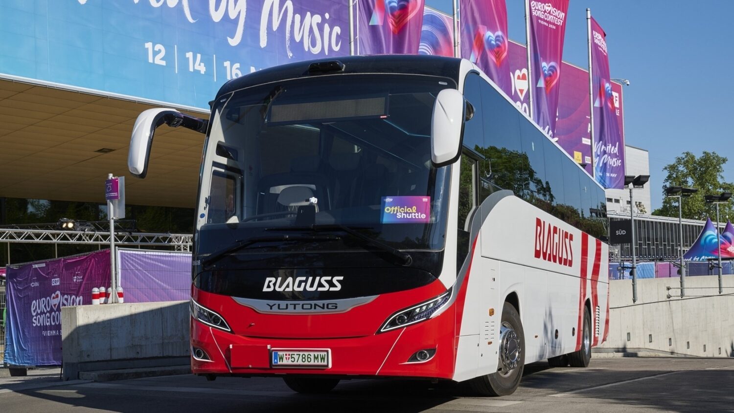 První elektrobusy Yutong na Slovensku. Spojují Bratislavu s Vídní