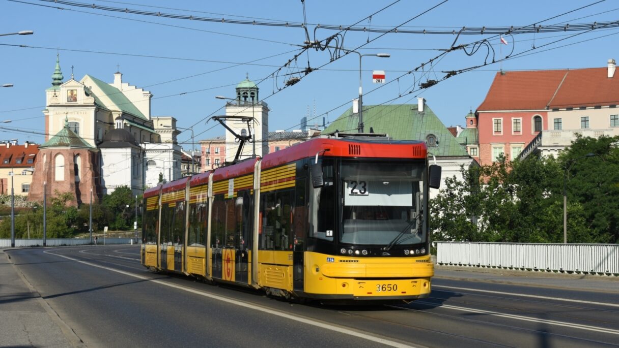 O dodávku až 62 tramvají pro Varšavu usilují Škoda, PESA a Hyundai Rotem